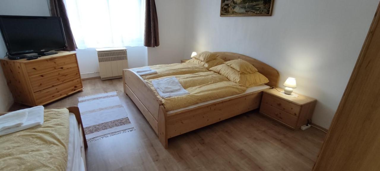 Andrea Vendeghaz * Egerszolat